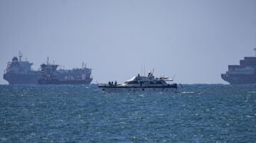 Buques de la Flotilla escoltados por la Armada Israelí