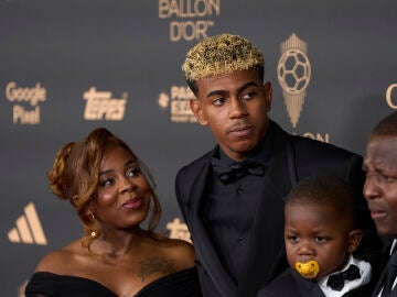 Lamine Yamal junto a su madre Sheila Ebana