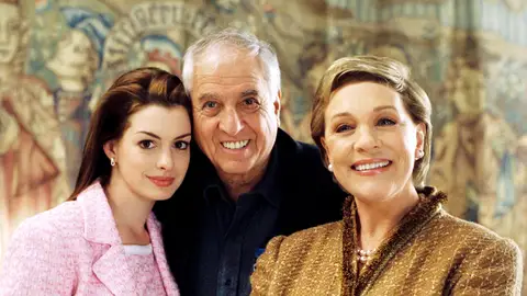 Julie Andrews, Anne Hathaway y el director Garry Marshall en Princesa por sorpresa 2 Julie Andrews, Anne Hathaway y el director Garry Marshall en Princesa por sorpresa 2