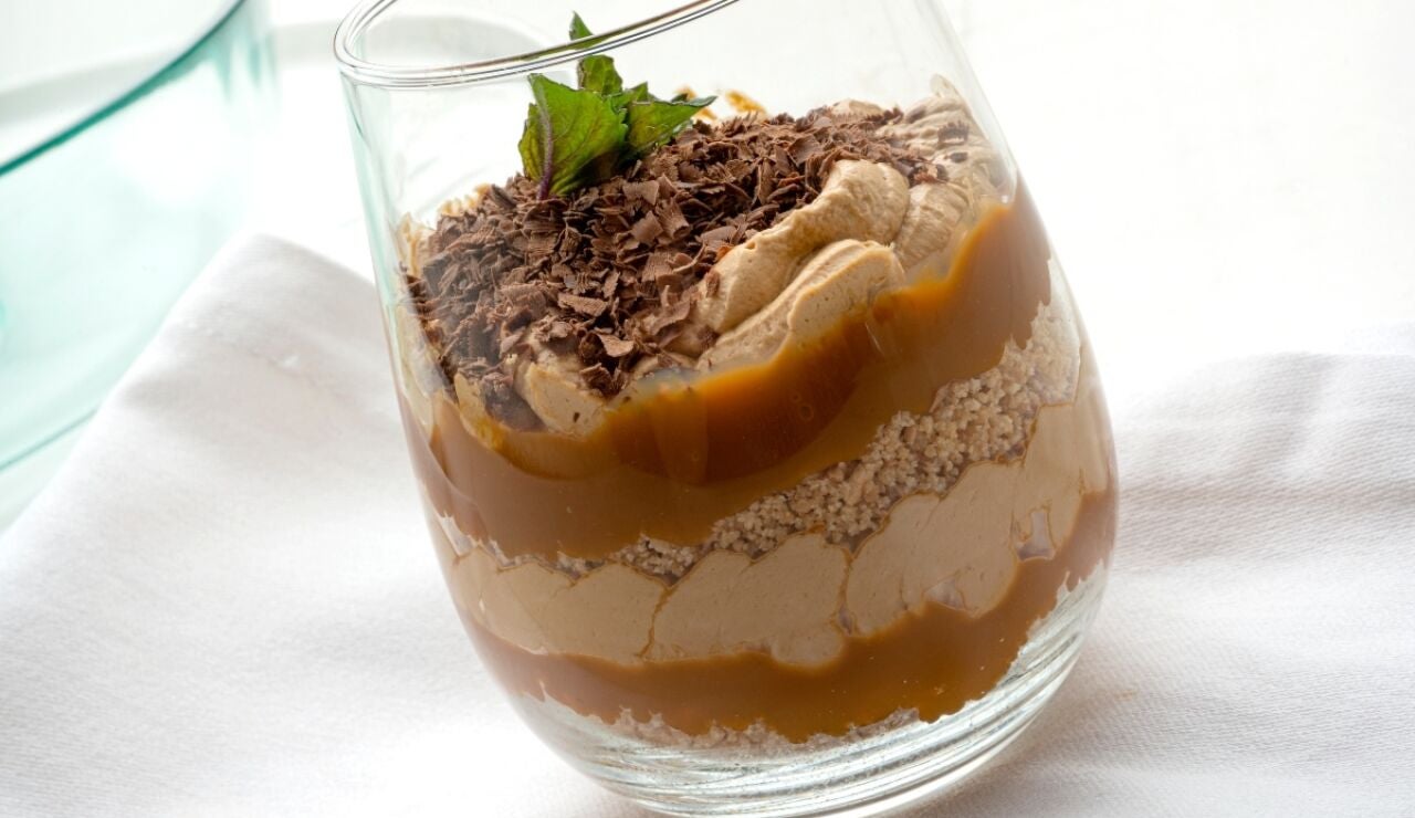 Postre expr&eacute;s de Karlos Argui&ntilde;ano: vasitos de caf&eacute; y dulce de leche