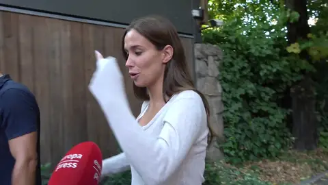 María Pombo responde a la prensa María Pombo responde a la prensa