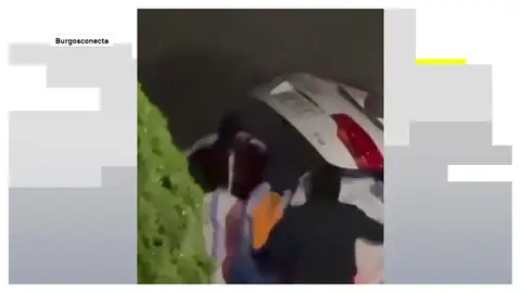 Cuatro encapuchados accedieron al local tras impactar un vehículo de gran cilindrada contra la puerta Cuatro encapuchados accedieron al local tras impactar un vehículo de gran cilindrada contra la puerta