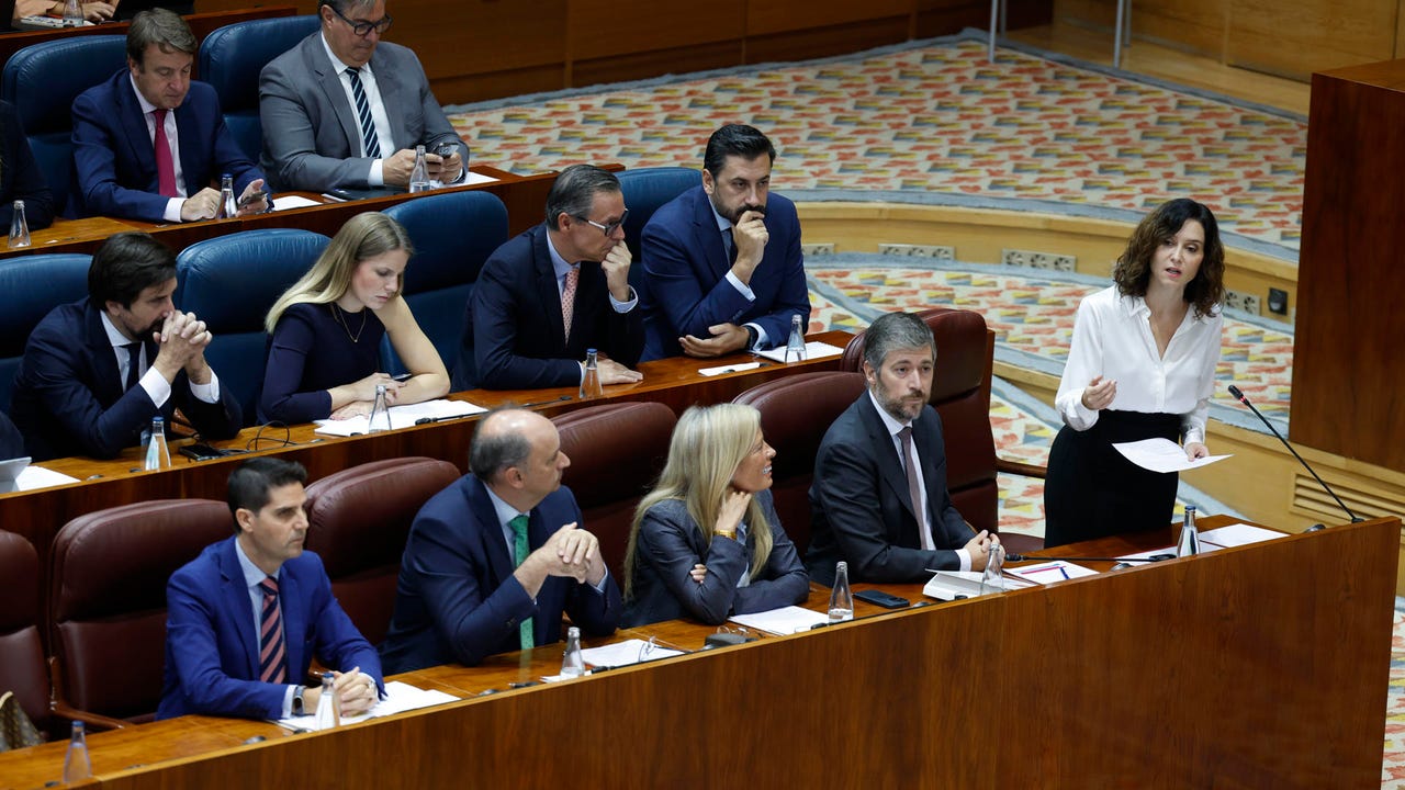 La 'Flotilla de la Libertad' Sacude la Política Madrileña: ¿De Qué Lado Hay Que Estar? 🤔