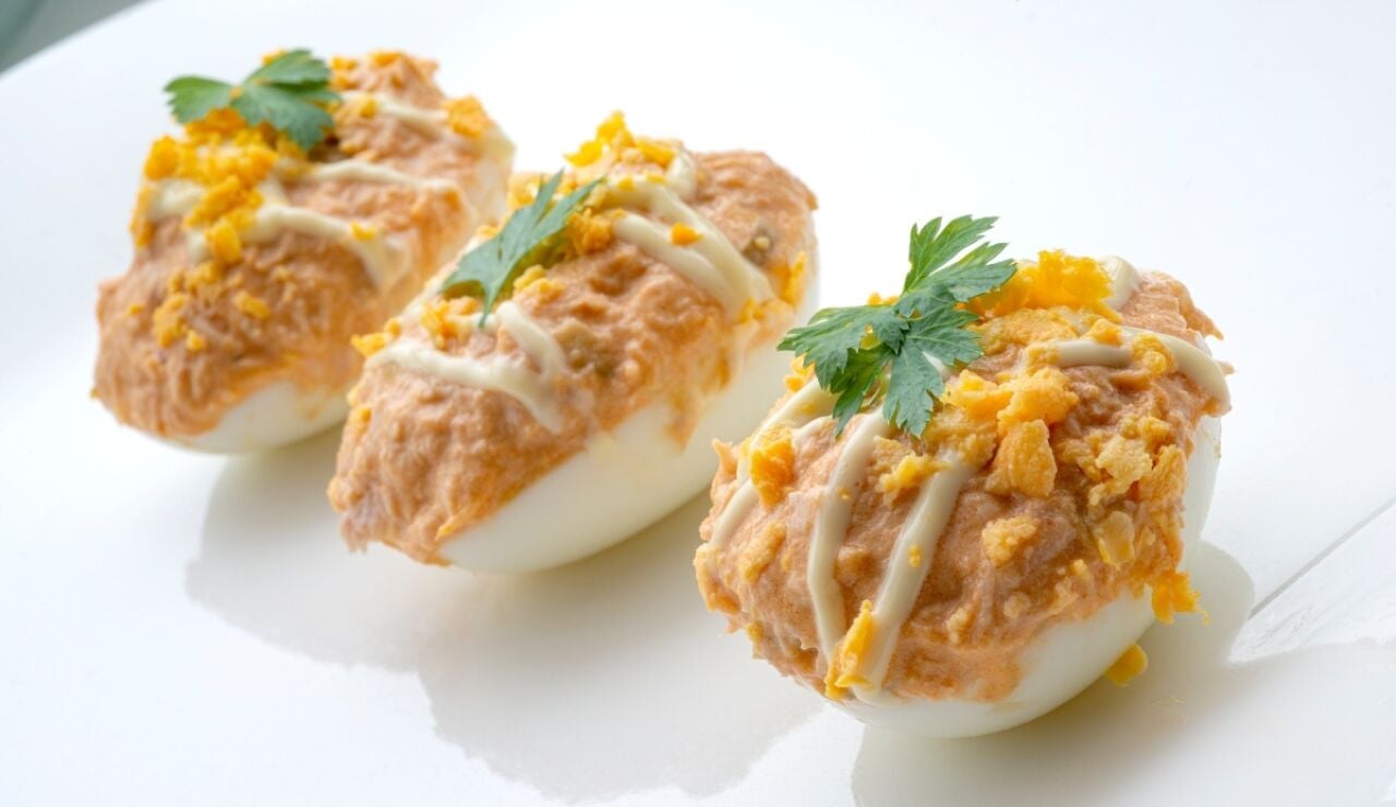 Huevos rellenos, un cl&aacute;sico f&aacute;cil y delicioso de Karlos Argui&ntilde;ano