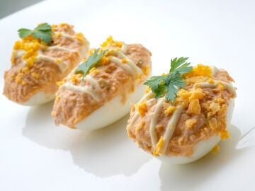 Huevos rellenos, un cl&aacute;sico f&aacute;cil y delicioso de Karlos Argui&ntilde;ano