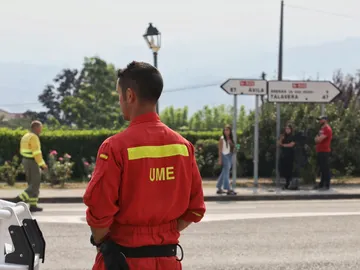 Un agente de la UME. Un agente de la UME.