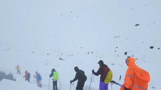 Monta&ntilde;eros en el Monte Everest