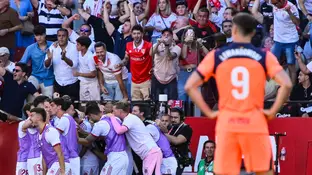 Los jugadores del Sevilla celebran el cuarto gol al Barça Los jugadores del Sevilla celebran el cuarto gol al Barça