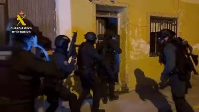  Siete detenidos por explotar a 45 trabajadores en La Rioja, incluidos tres menores: vivían hacinados y trabajaban sin contrato