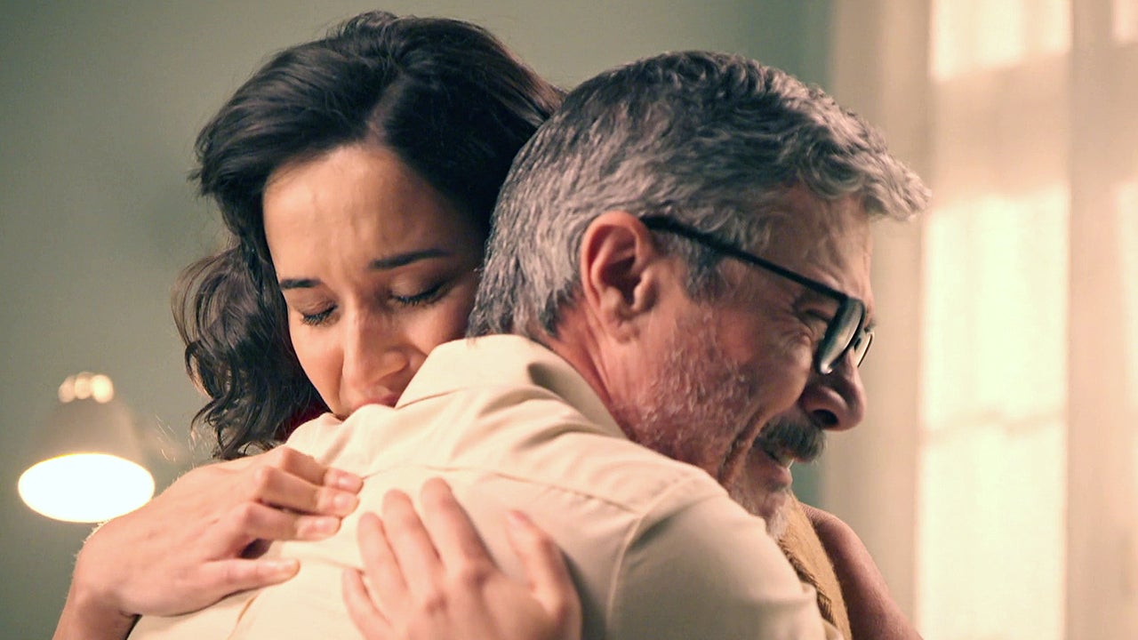 Cristina le revela a José que ya sabe que él es su padre biológico y le agradece que siempre haya estado a su lado