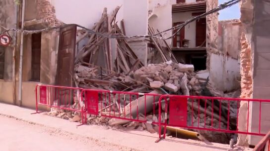 El colapso de una vivienda en obras ha causado el desprendimiento parcial de la casa de al lado