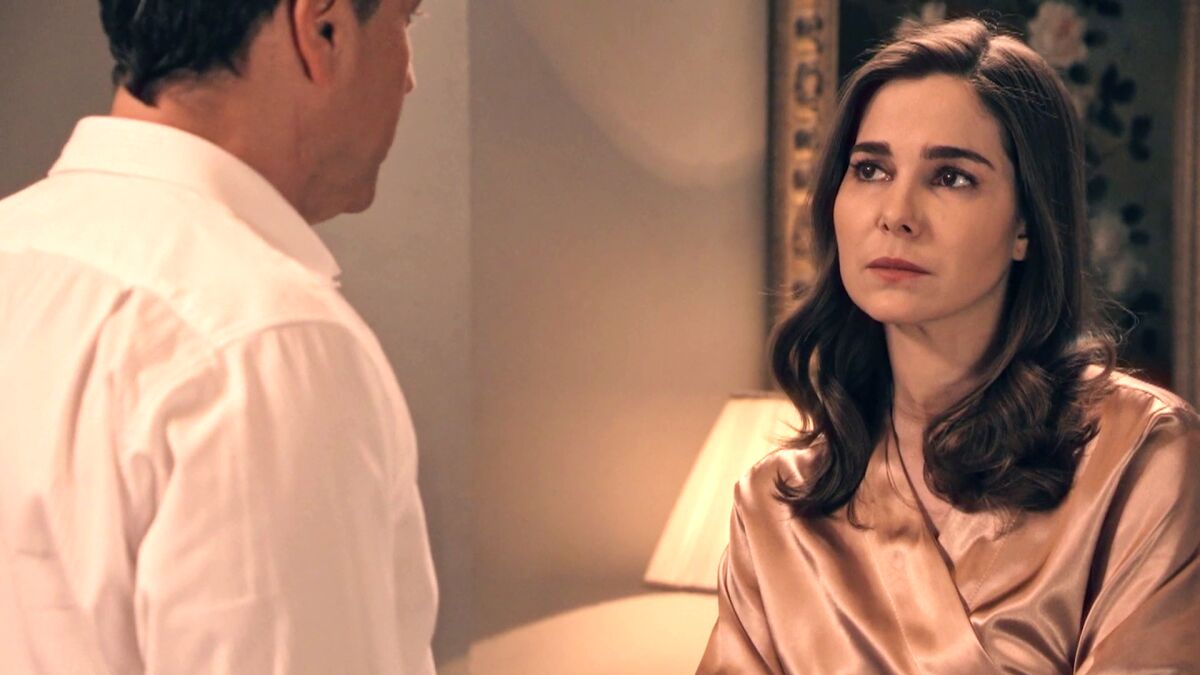 Avance del próximo capítulo de Sueños de libertad: Gabriel intenta  reconquistar a Begoña, pero ella se mantiene distante