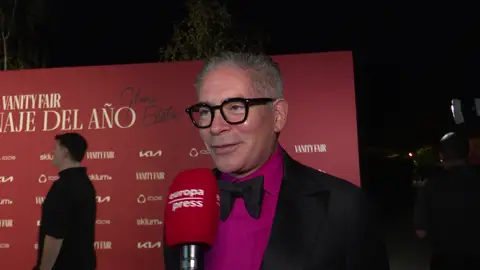 Boris Izaguirre haciendo declaraciones a la prensa Boris Izaguirre haciendo declaraciones a la prensa
