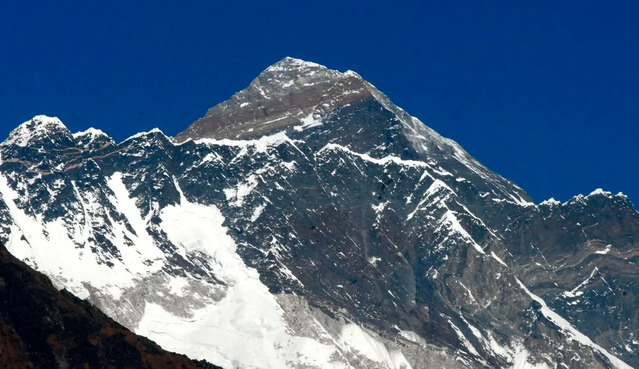 Vista de archivo del Everest