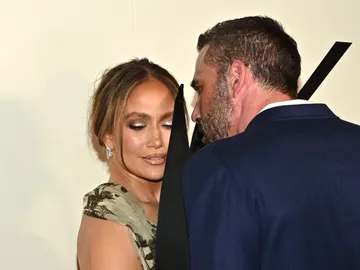 Jennifer Lopez y Ben Affleck en la premiere de Kiss of the Spider Woman en Nueva York Jennifer Lopez y Ben Affleck en la premiere de Kiss of the Spider Woman en Nueva York