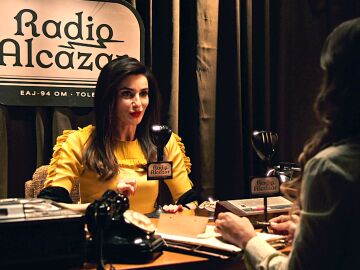 Cap&iacute;tulo 410 de Sue&ntilde;os de libertad; 8 de octubre: Esc&aacute;ndalo generalizado en la f&aacute;brica tras la entrevista de Emma Govantes en la radio 