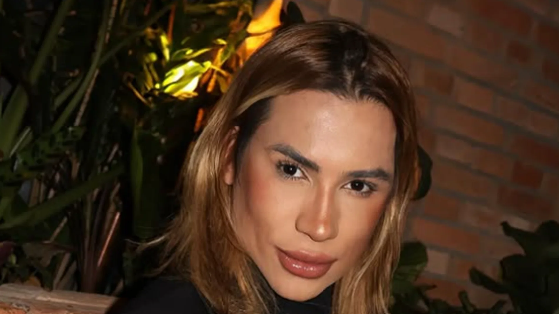 Muere a los 31 años el influencer Junior Dutra después de someterse a la cirugía estética 'foxy eyes' Muere a los 31 años el influencer Junior Dutra después de someterse a la cirugía estética 'foxy eyes'