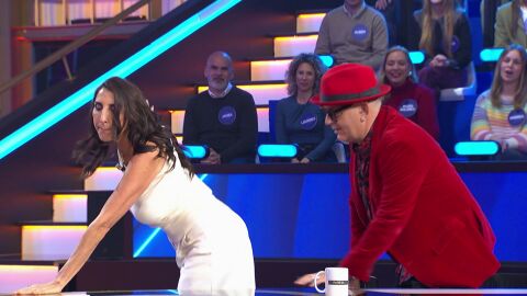 La humorista baila divertida