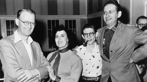 Robert Bloch, Harlan Ellison, Evelyn Gold y Arthur Charles Clarke Robert Bloch, Harlan Ellison, Evelyn Gold y Arthur Charles Clarke