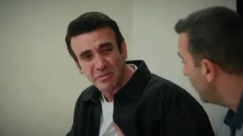 Timur se rompe ante Tolga y se culpa de todo lo ocurrido Timur se rompe ante Tolga y se culpa de todo lo ocurrido