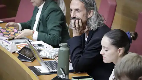 El diputado de Compromís en Les Corts Juan Bordera, este miércoles en el pleno - El diputado de Compromís en Les Corts Juan Bordera, este miércoles en el pleno -