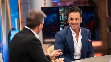 Las manías más extrañas de David Bustamante antes de sus conciertos: "Me tiene que cuadrar el pie derecho"