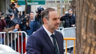 El exministro Jose Luis &Aacute;balos, a su llegada al Tribunal Supremo