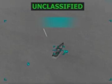 Momento del ataque a la narcolancha 