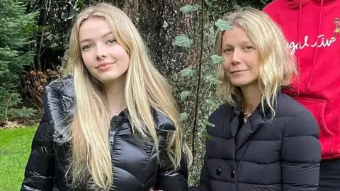 Gwyneth Paltrow y su hija Apple Gwyneth Paltrow y su hija Apple