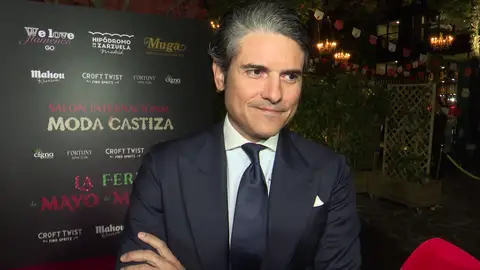 Julián Porras-Figueroa atendiendo a la prensa Julián Porras-Figueroa atendiendo a la prensa