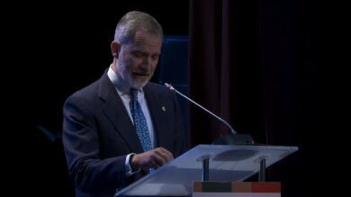 El Rey Felipe VI llama a la unión de la RAE y el Cervantes 