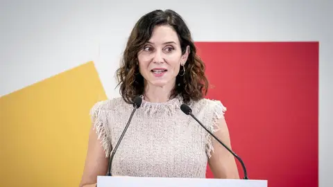 Ayuso ve "una losa" la ley estatal universitaria, que "hunde en burocracia" y "ha perjudicado" a la financiación Ayuso ve "una losa" la ley estatal universitaria, que "hunde en burocracia" y "ha perjudicado" a la financiación