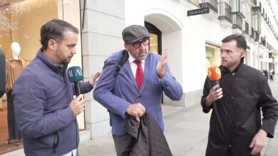 El choque, literal, de Koldo García con la prensa en su camino al Supremo: 