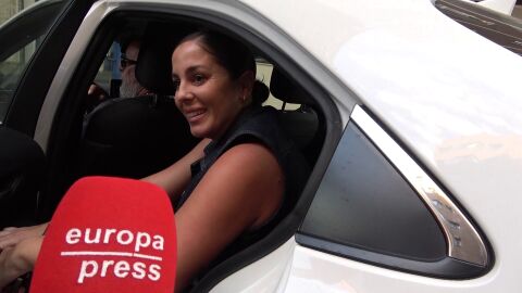 Anabel Pantoja atiende a la prensa