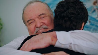 Ferit se derrumba ante su abuelo y ablanda su corazón tras una promesa que une de nuevo a los Korhan 
