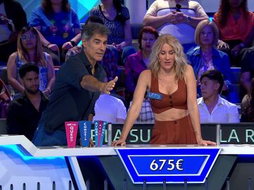 &ldquo;Esque me la juego mucho&hellip;&rdquo;. Jorge Fern&aacute;ndez ayuda a Lety a decidir la mejor jugada.