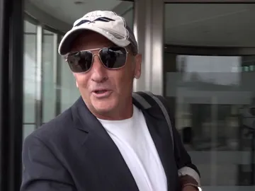 Javier Banderas atendiendo a los medios de comunicación Javier Banderas atendiendo a los medios de comunicación