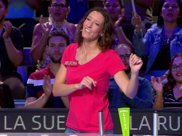 TITULAR: &ldquo;El twerking se te da bien&rdquo;, le dice Lety a Jorge Fern&aacute;ndez.