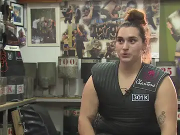 Estefi Etxebeste, la mujer de piedra: uñas perfectas para levantar 100 kilos Estefi Etxebeste, la mujer de piedra: uñas perfectas para levantar 100 kilos