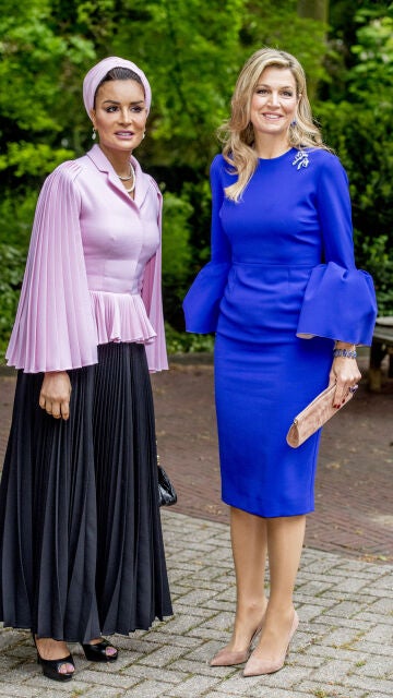 Moza bint Nasser con la Reina Maxima de los Países Bajos