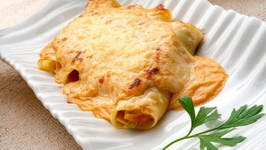 Karlos Argui&ntilde;ano: receta f&aacute;cil de canelones de pollo, panceta y calabac&iacute;n