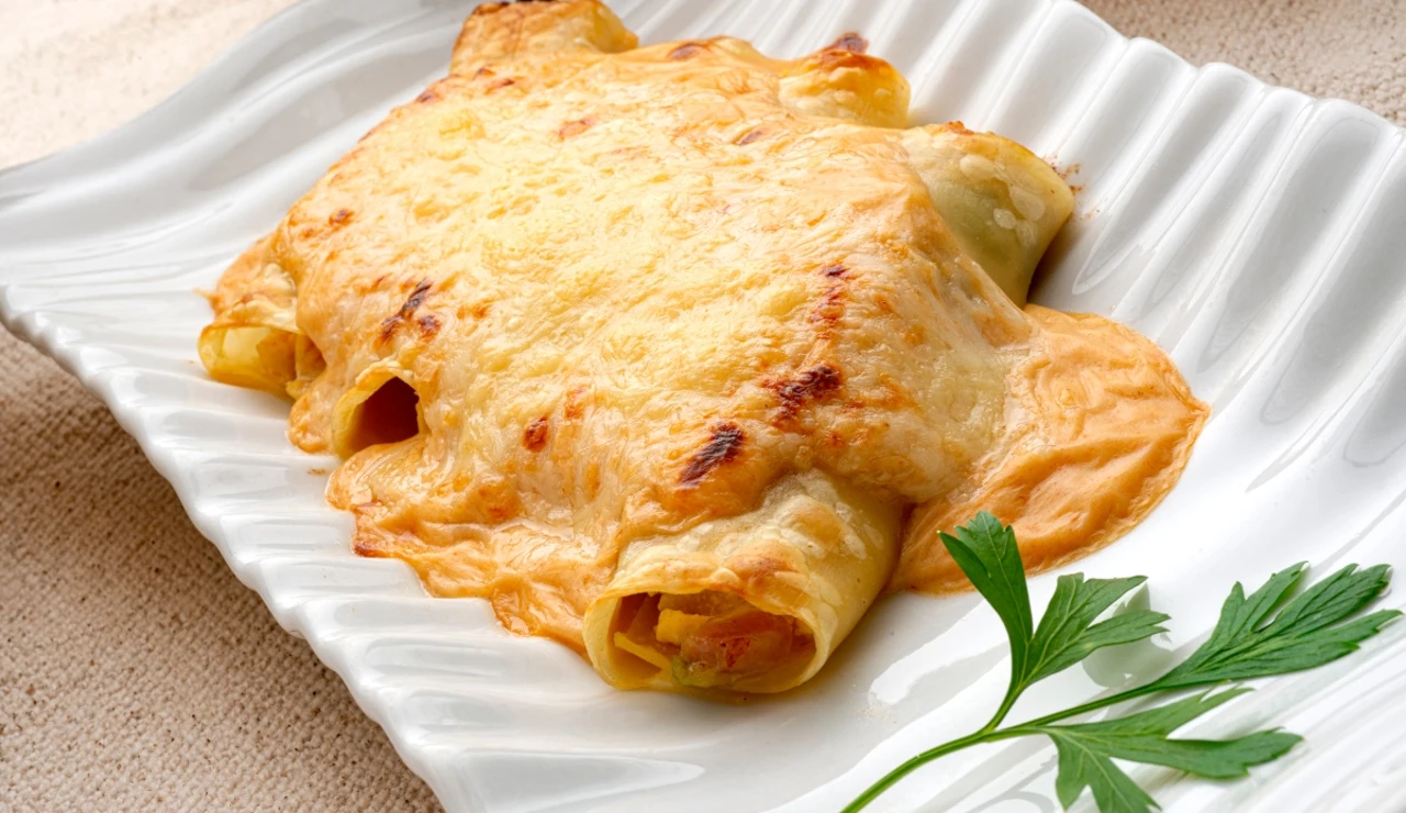 Karlos Arguiñano: receta fácil de canelones de pollo, panceta y calabacín