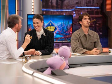 Manu R&iacute;os, primer l&iacute;der del Campeonato Mundial de Matasuegras: gana a Blanca Su&aacute;rez y a Pablo Motos