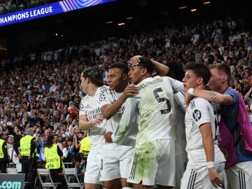 Los jugadores del Real Madrid celebran el gol de Jude Bellingham ante la Juventus