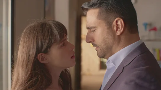 David le pide a Julia que deje de luchar contra sus sentimientos: “Estoy enamorado, sin ti estoy vacío” David le pide a Julia que deje de luchar contra sus sentimientos: “Estoy enamorado, sin ti estoy vacío”