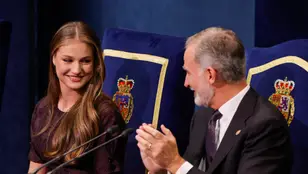 El rey Felipe VI  y la princesa Leonor en los Premios Princesa de Asturias 2025