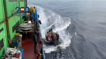 El GEO intercepta un mercante con 6.500 kilos de cocaína a 600 millas de Canarias El GEO intercepta un mercante con 6.500 kilos de cocaína a 600 millas de Canarias