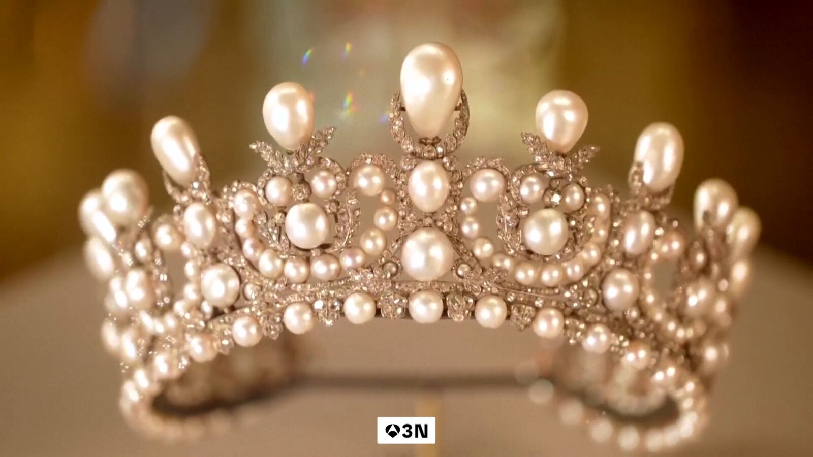 Detenidos dos sospechosos del robo de joyas en el Louvre: uno de ellos intentaba huir del país