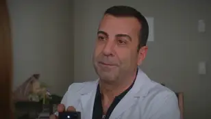 “Quiero hacerme viejo a tu lado”: Tolga le pide matrimonio a Çağla en la declaración más bonita de su vida
