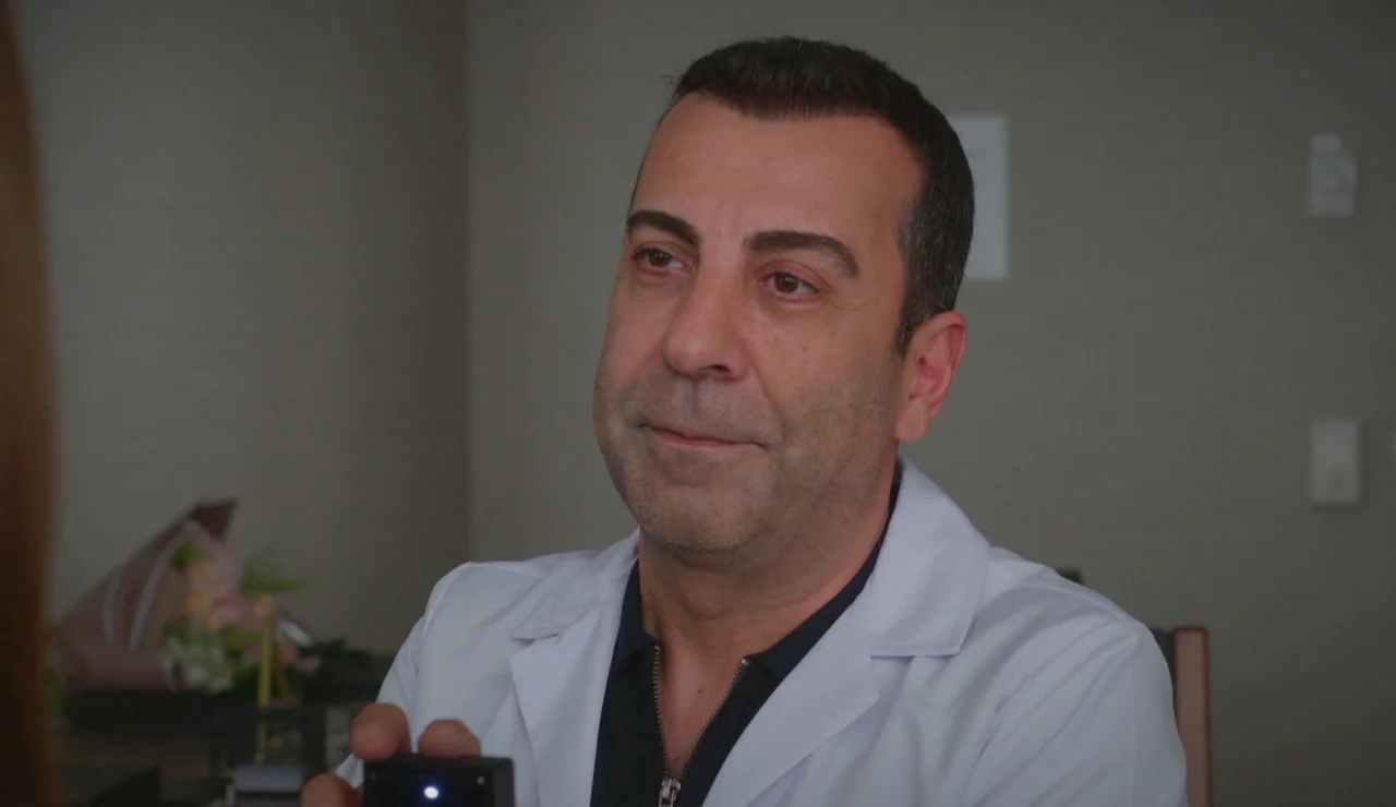 “Quiero hacerme viejo a tu lado”: Tolga le pide matrimonio a Çağla en la declaración más bonita de su vida